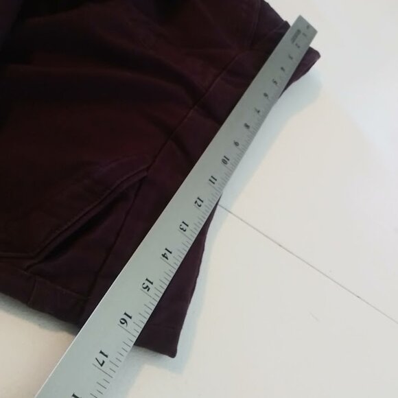 Westbound women's size 12 Short maroon or wine color pull up pants - Picture 6 of 13